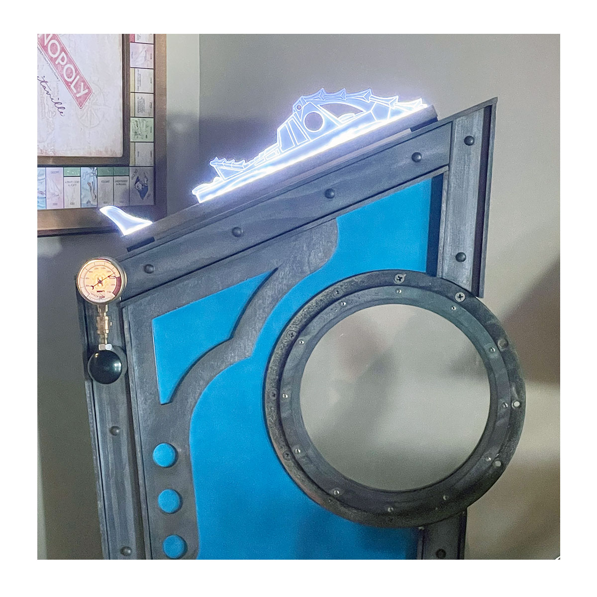 Nautilus Porthole Display